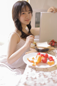 口吃的外国女孩迷上中国自学汉语